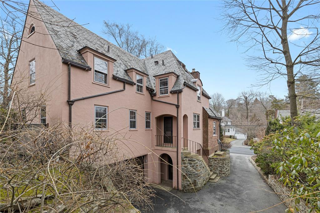 6 Fox Meadow Road, Scarsdale, NY 10583