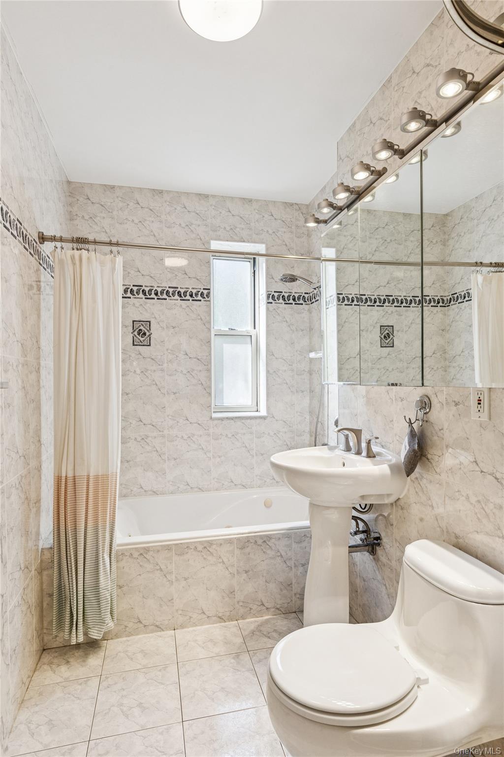 113-14 72nd Road # 2S, Forest Hills, NY 11375