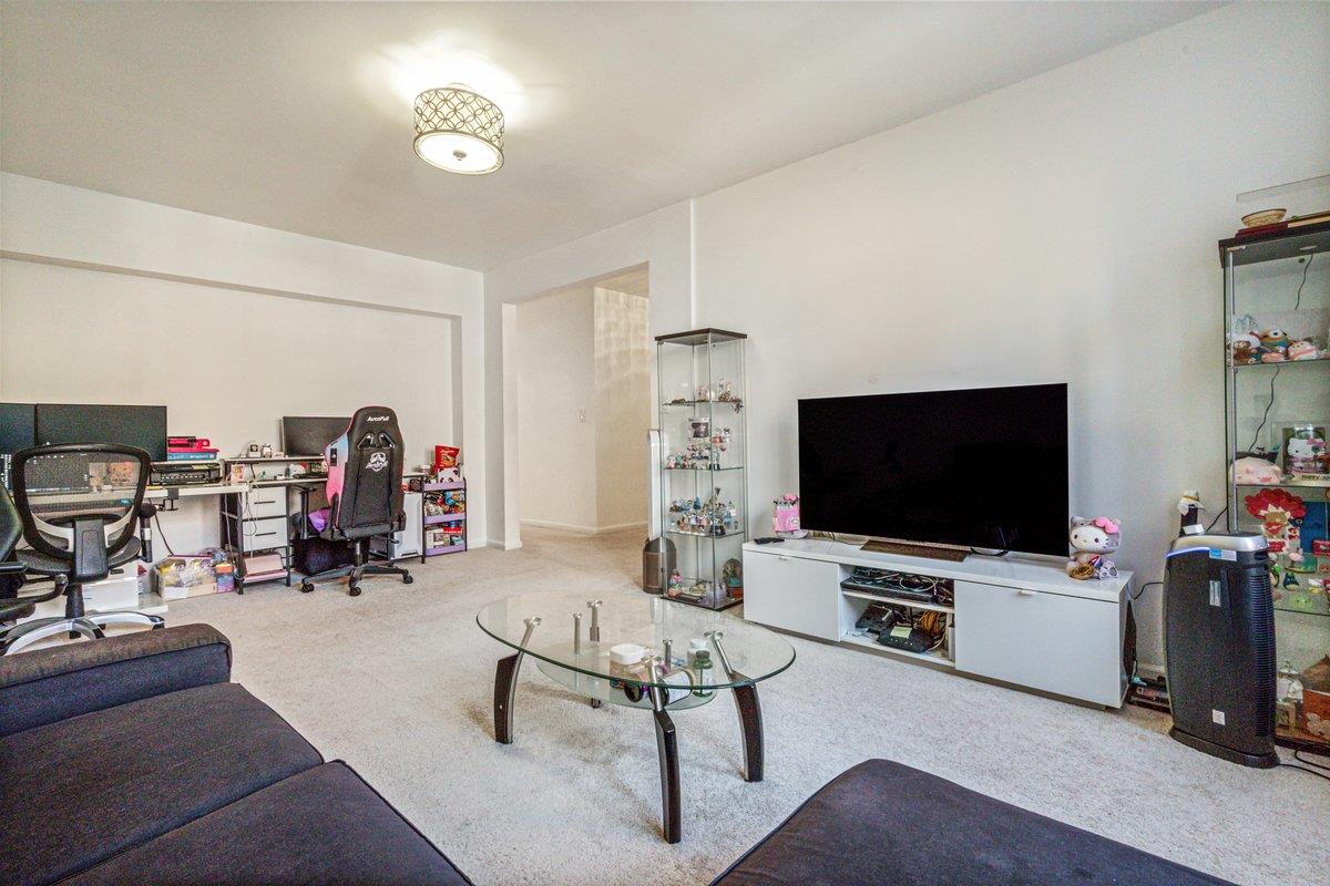 67-40 Yellowstone Boulevard # 3B, Forest Hills, NY 11375