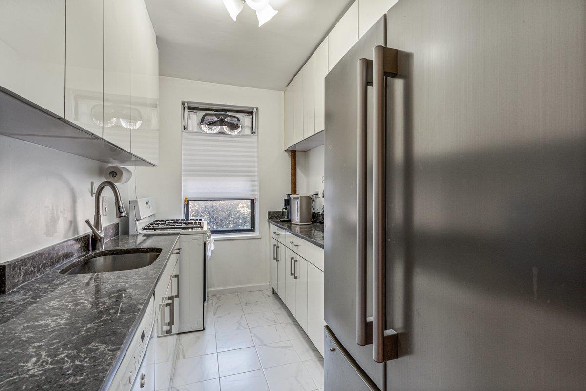 67-40 Yellowstone Boulevard # 3B, Forest Hills, NY 11375