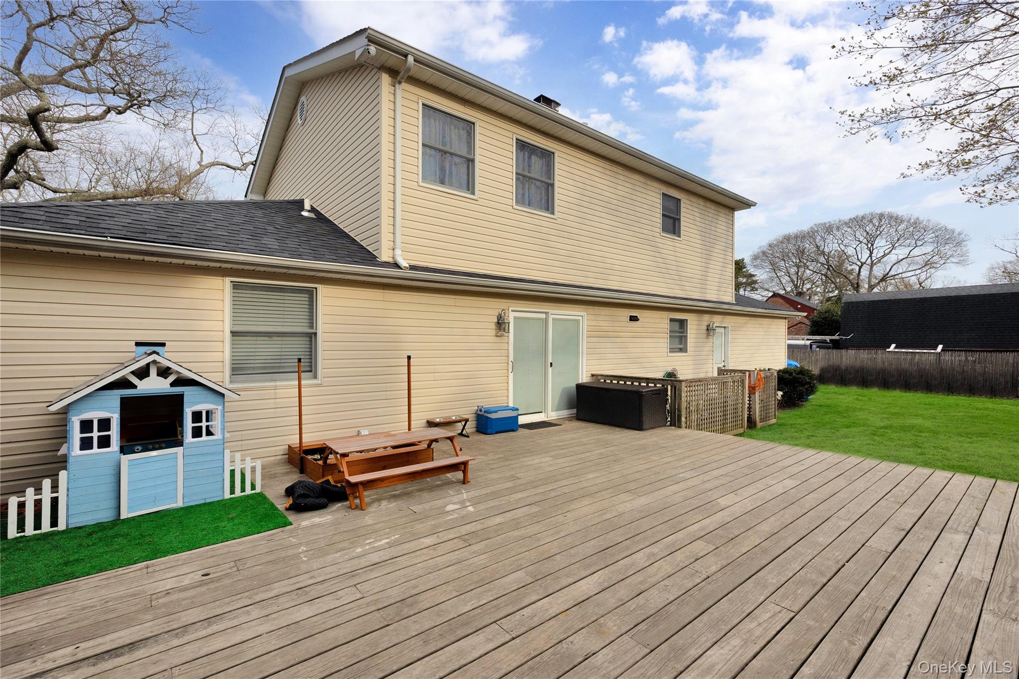 110 Saint Marks Lane, Islip, NY 11751