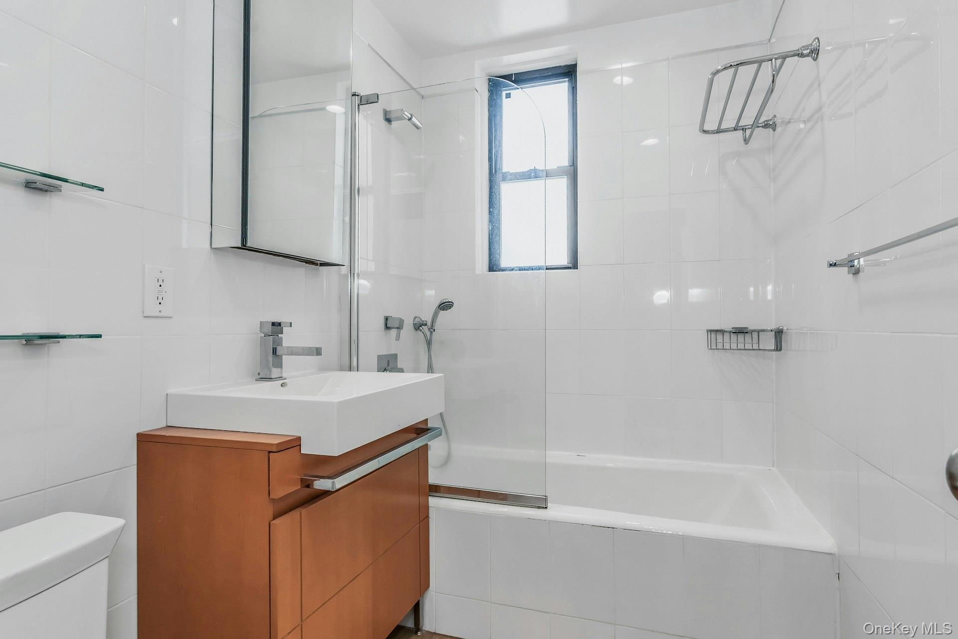 83-80 118 Street # 3P, Kew Gardens, NY 11415