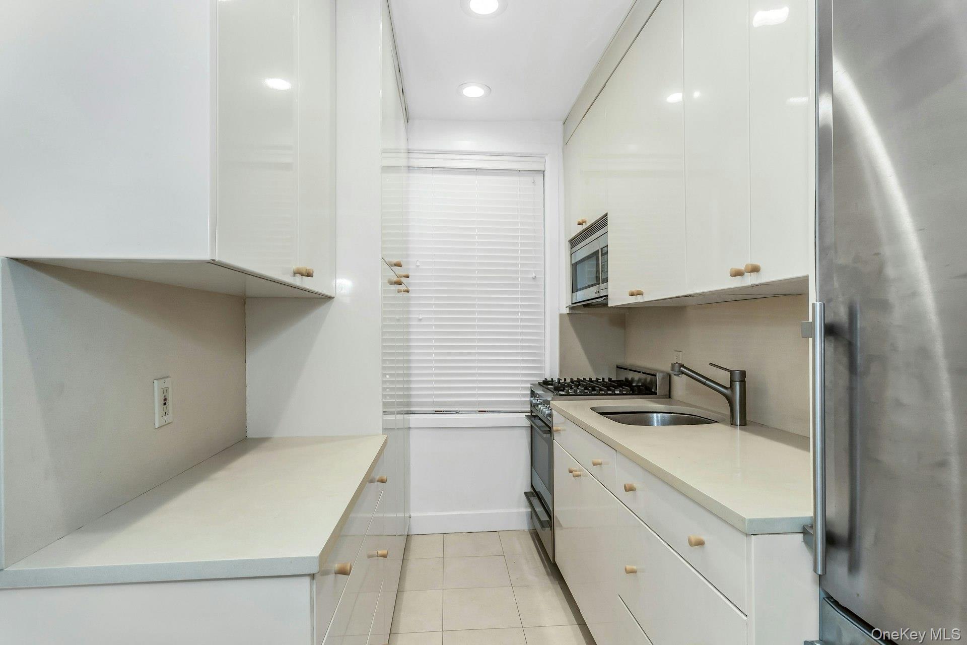 83-80 118 Street # 3P, Kew Gardens, NY 11415