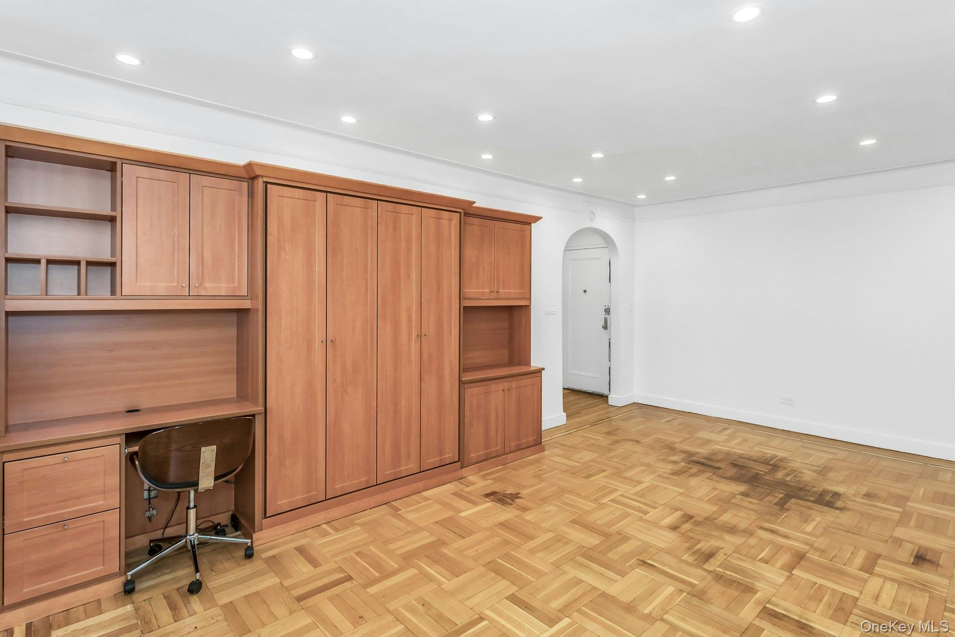 83-80 118 Street # 3P, Kew Gardens, NY 11415