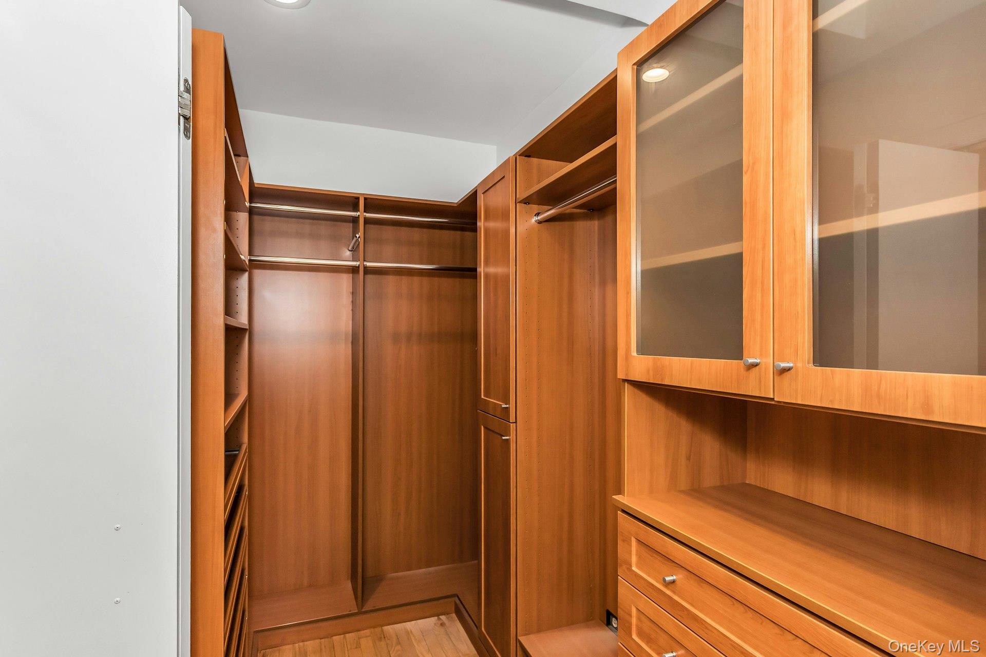 83-80 118 Street # 3P, Kew Gardens, NY 11415