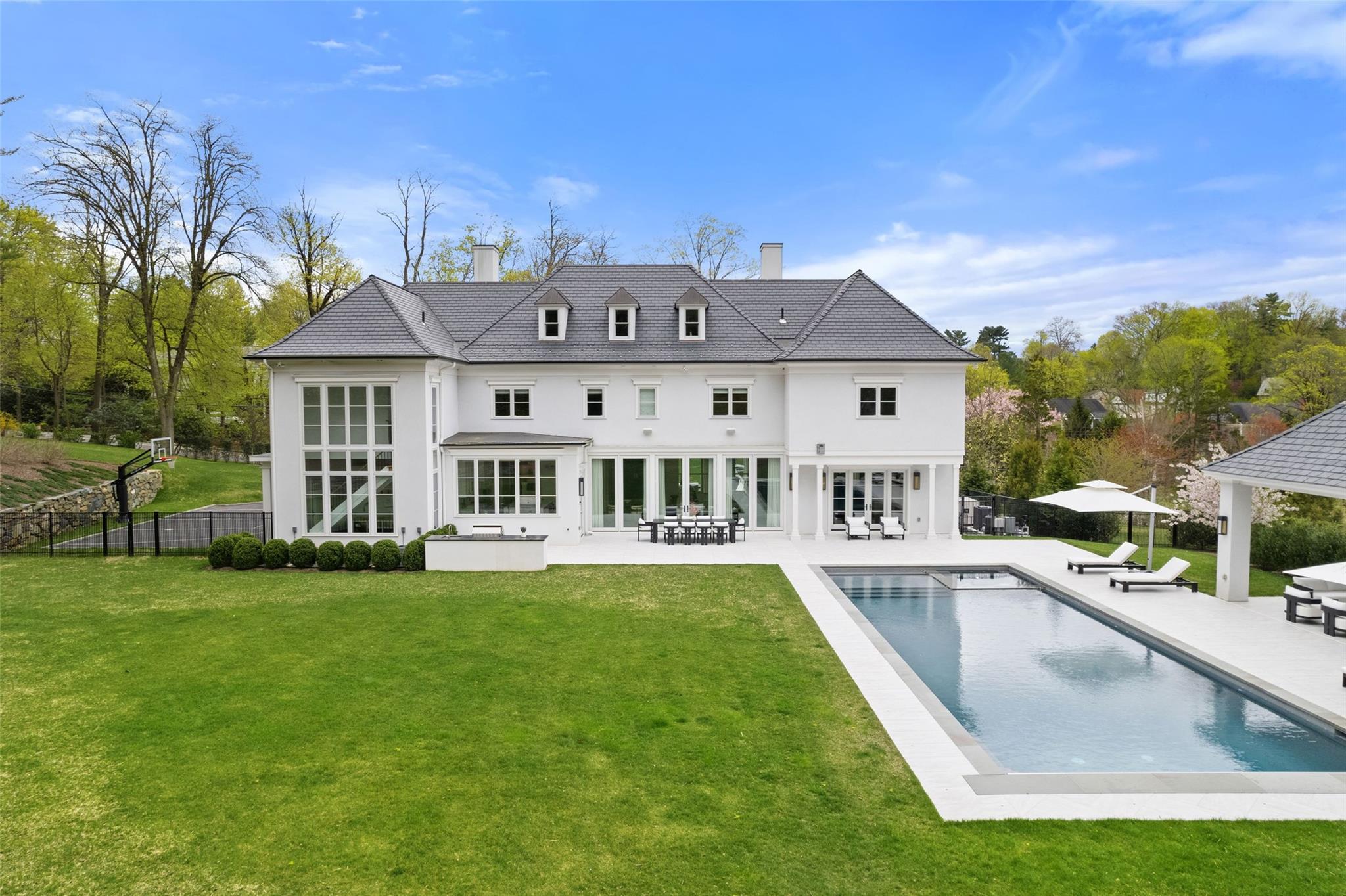 17 Oxford Road, Scarsdale, NY 10583