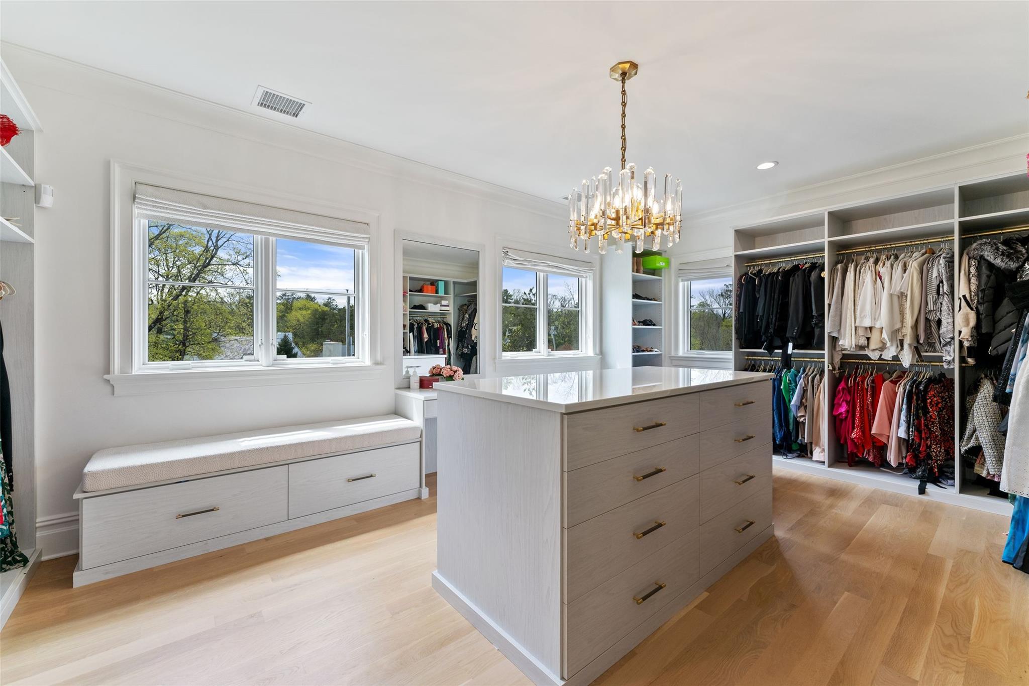 17 Oxford Road, Scarsdale, NY 10583