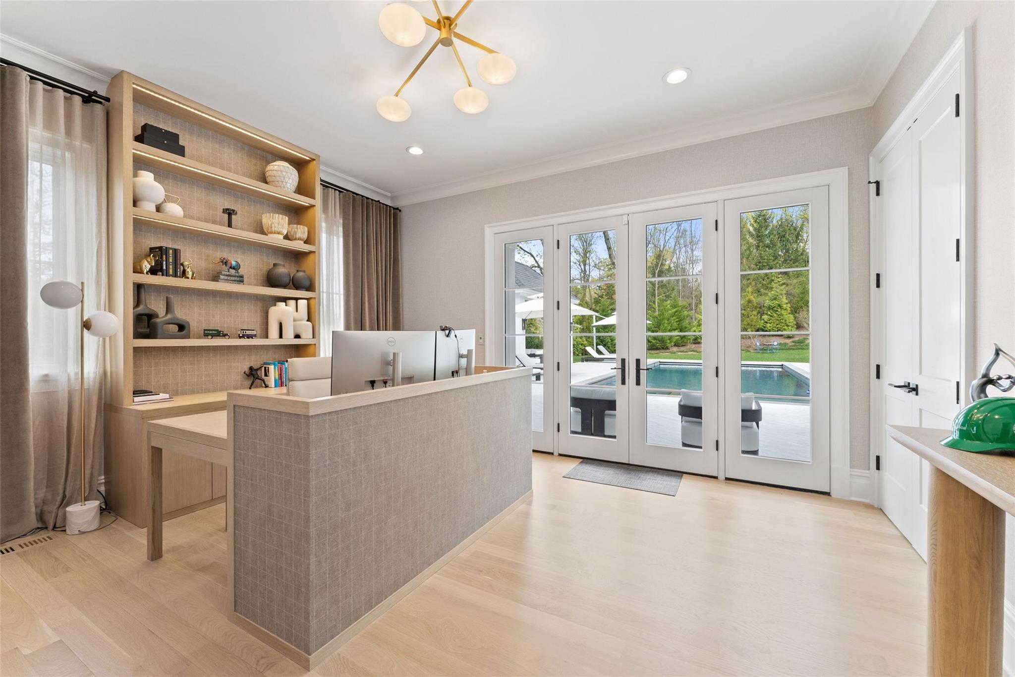 17 Oxford Road, Scarsdale, NY 10583