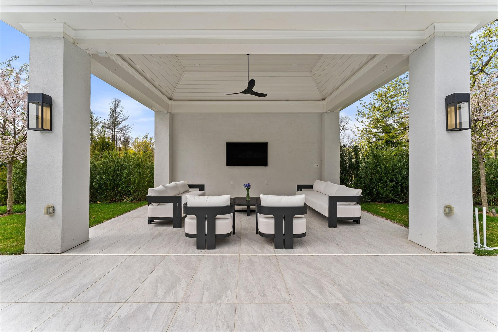 17 Oxford Road, Scarsdale, NY 10583