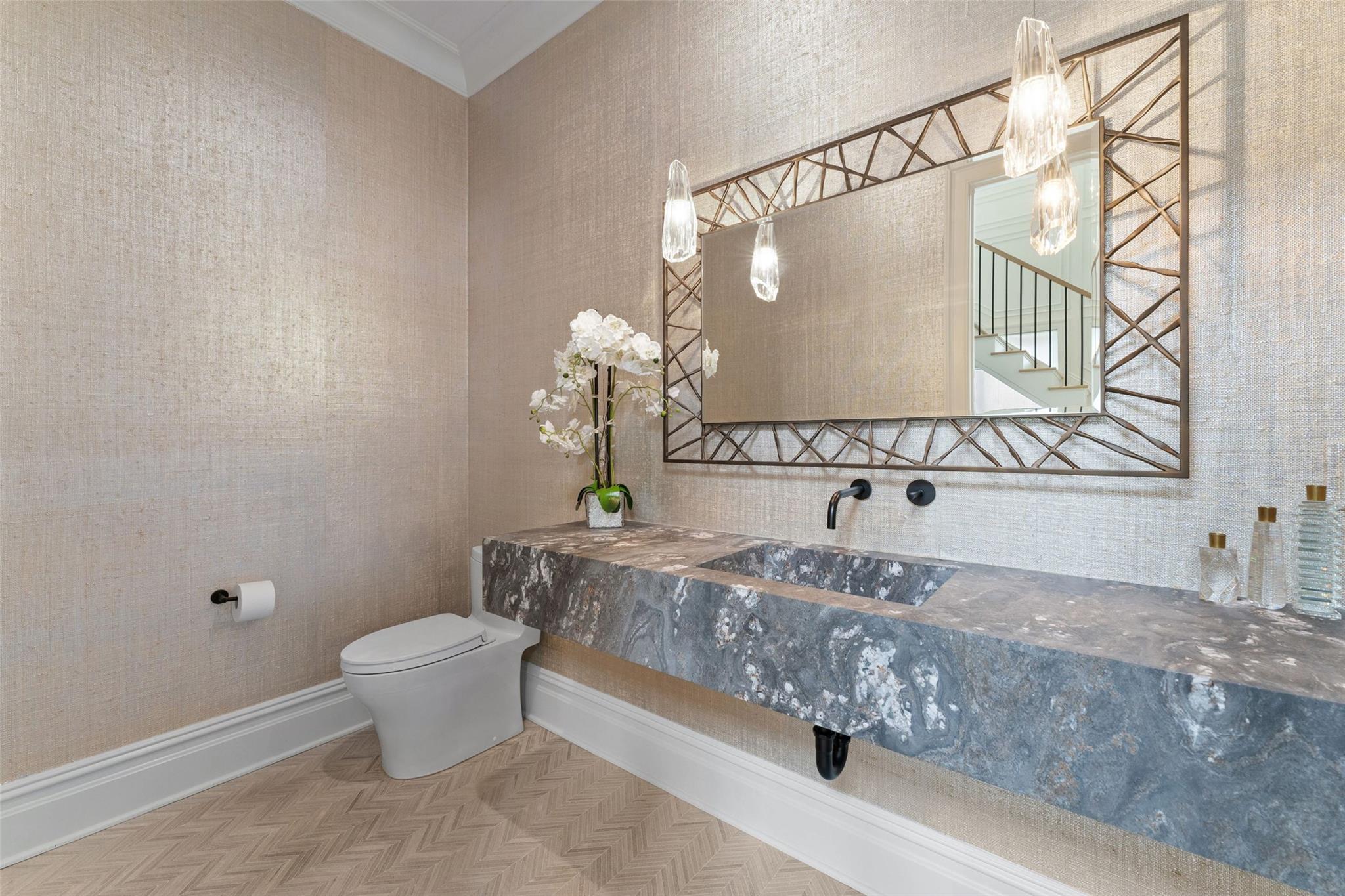 17 Oxford Road, Scarsdale, NY 10583