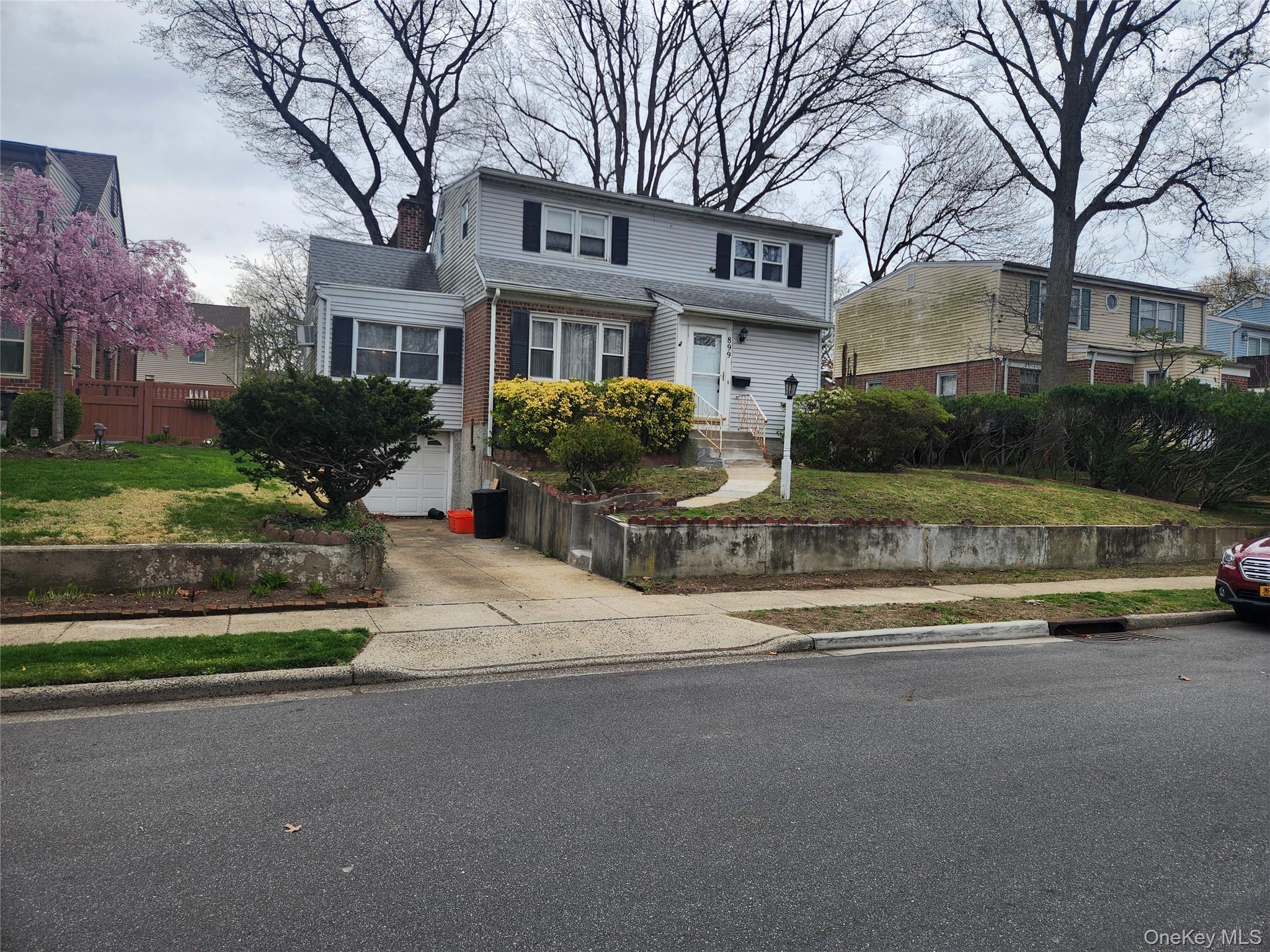 899 Cleveland Street, West Hempstead, NY 11552