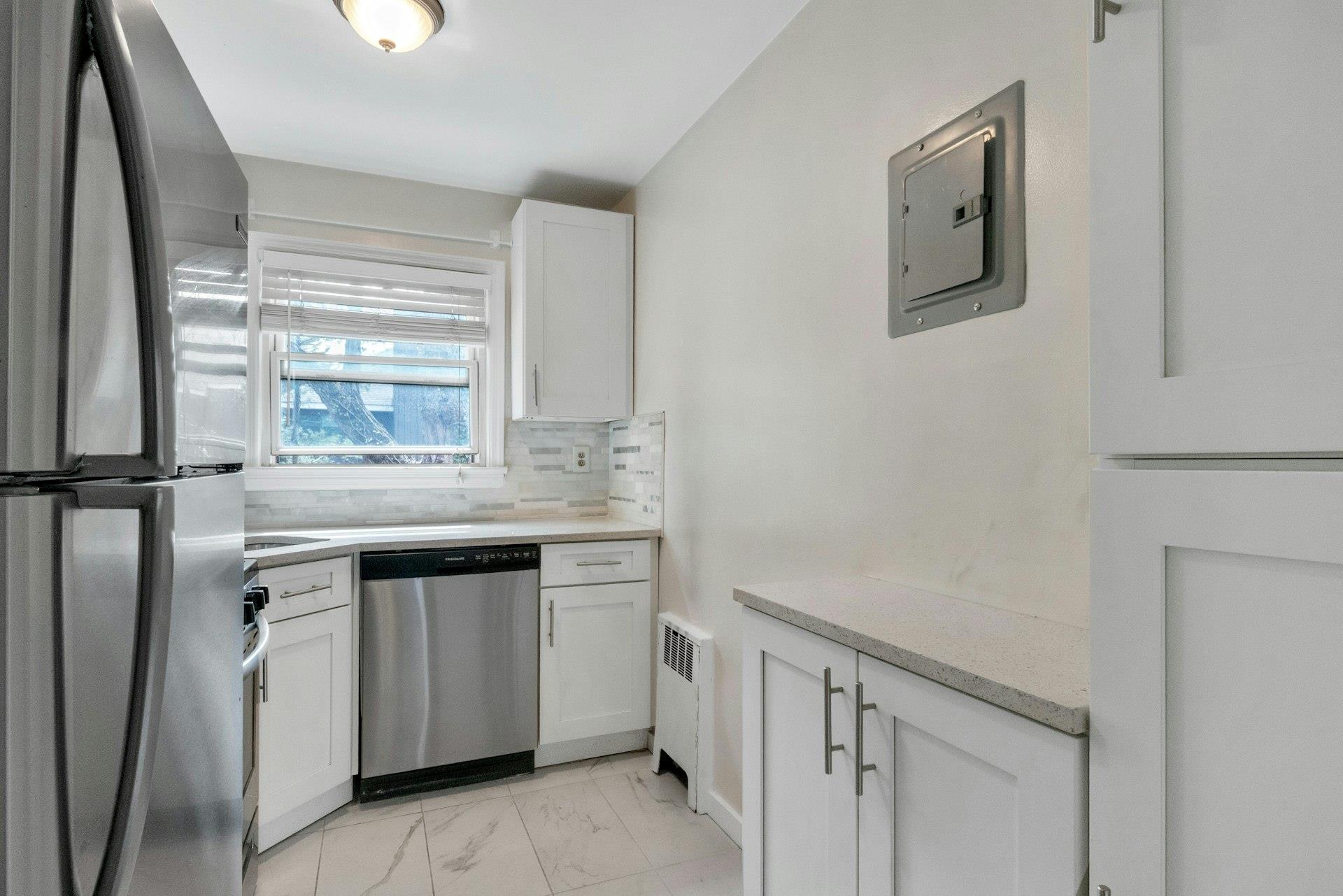 14 Tappan Landing # 52D, Tarrytown, NY 10591