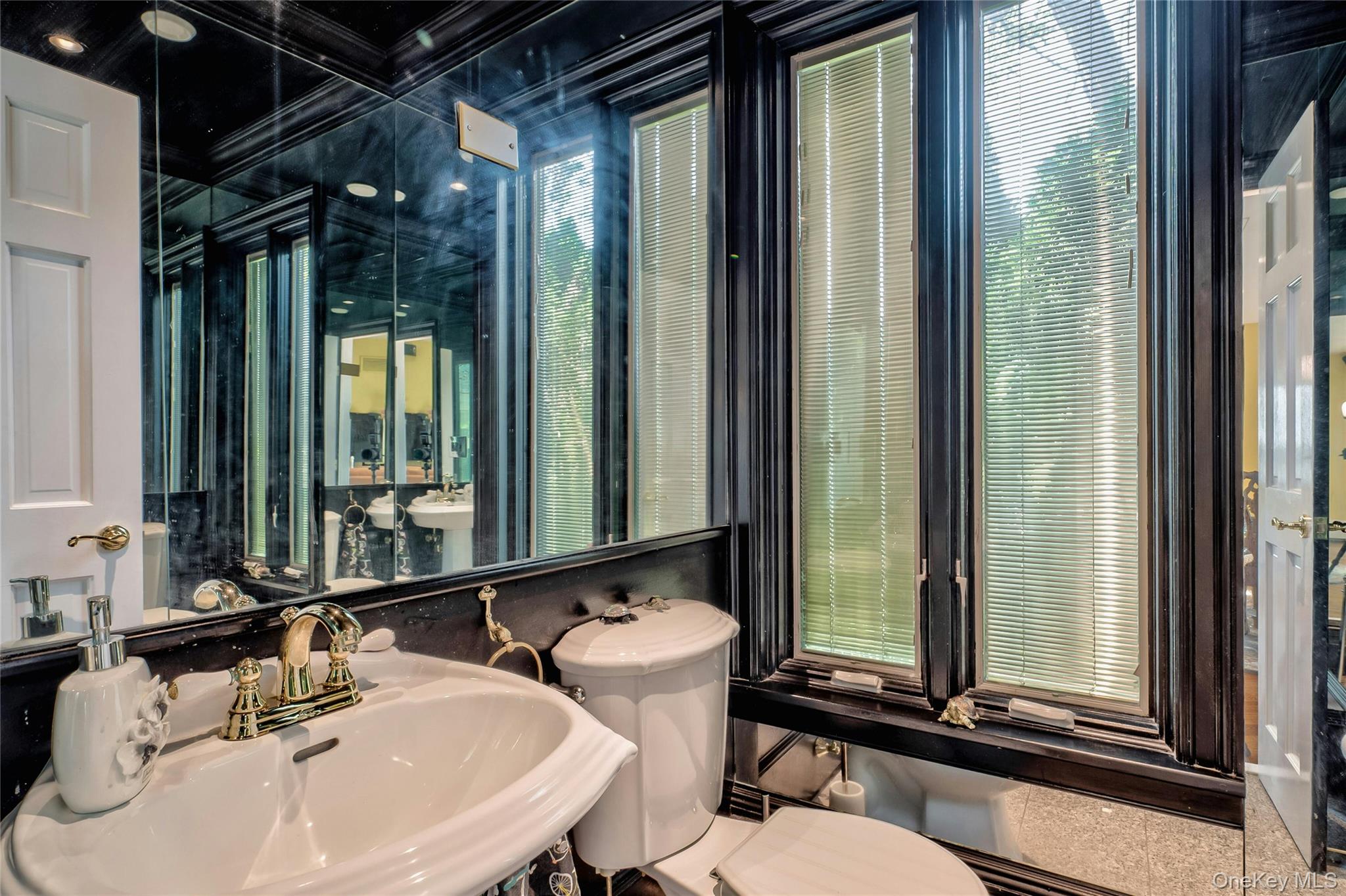 33 Beach Road, Northport, NY 11768