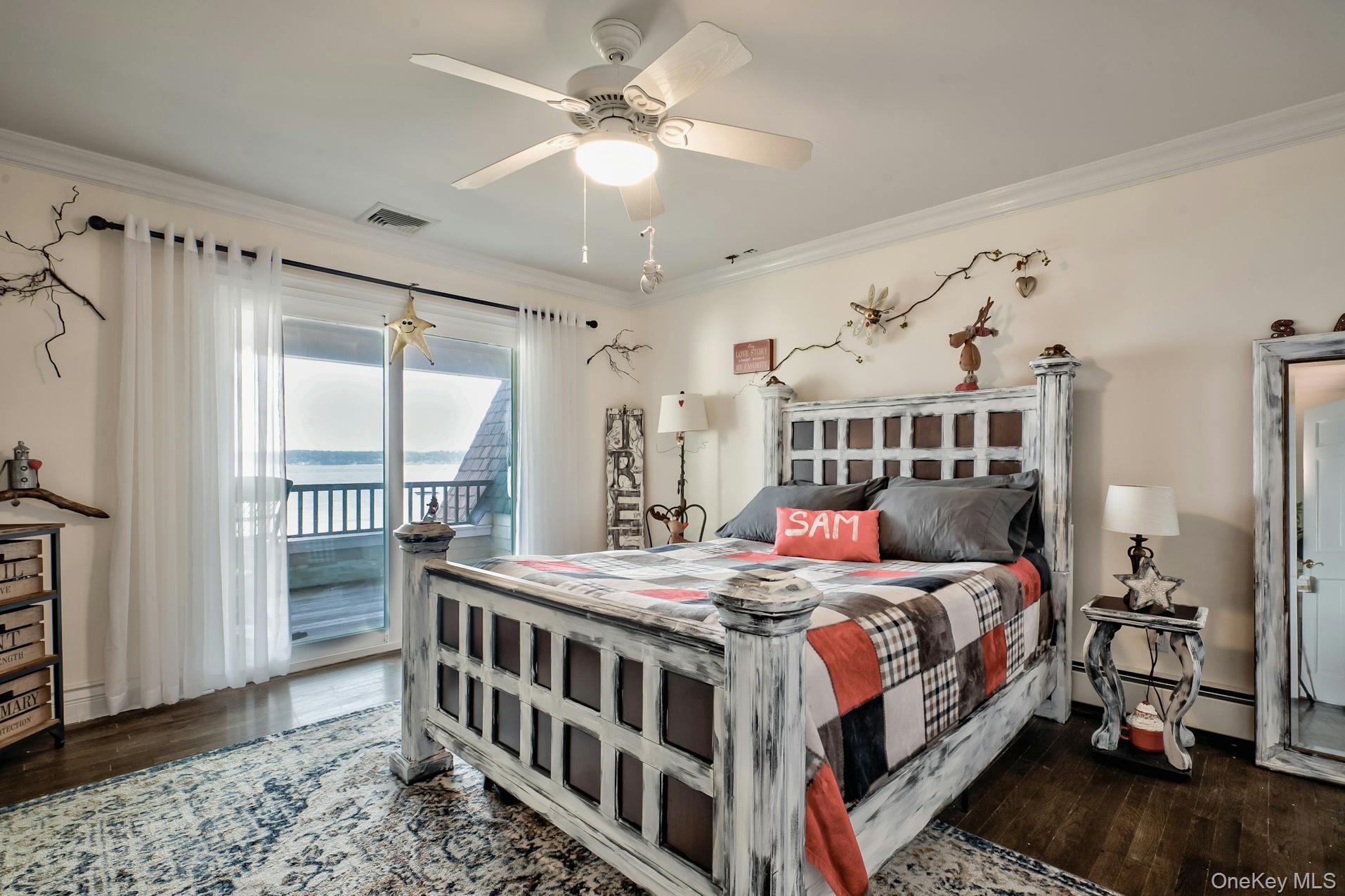 33 Beach Road, Northport, NY 11768