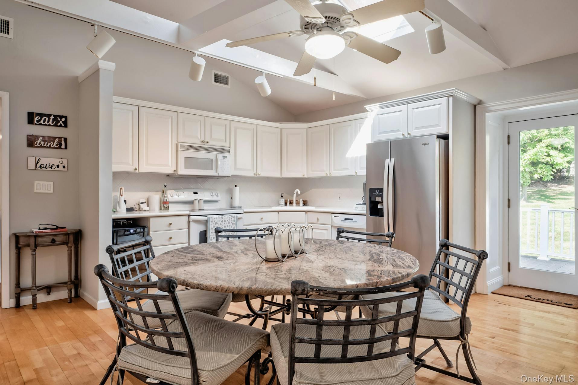 33 Beach Road, Northport, NY 11768