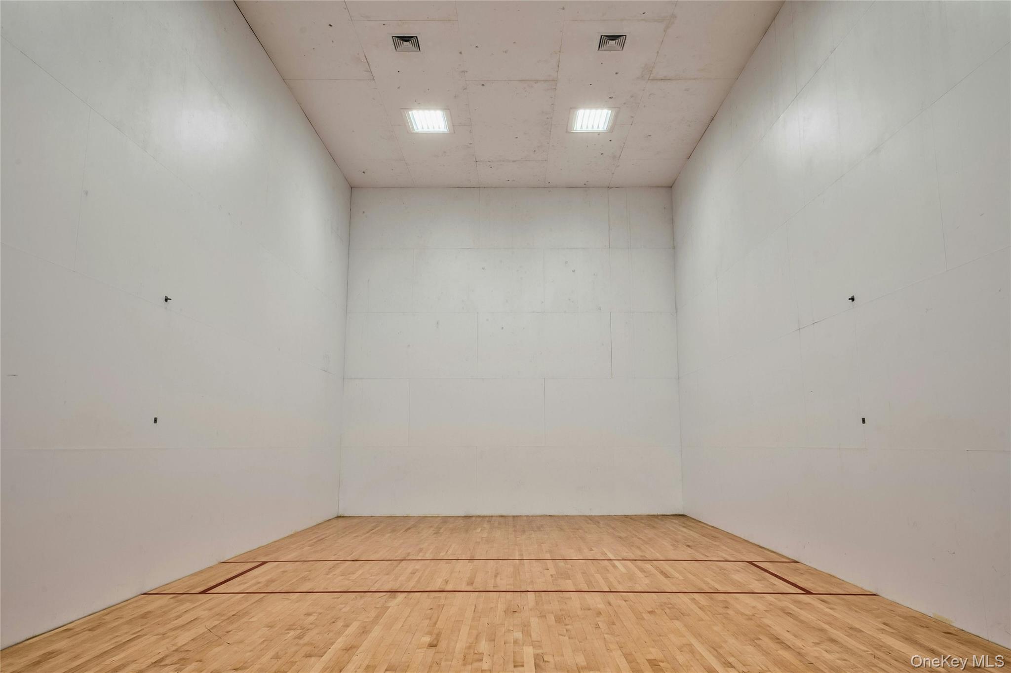 33 Beach Road, Northport, NY 11768