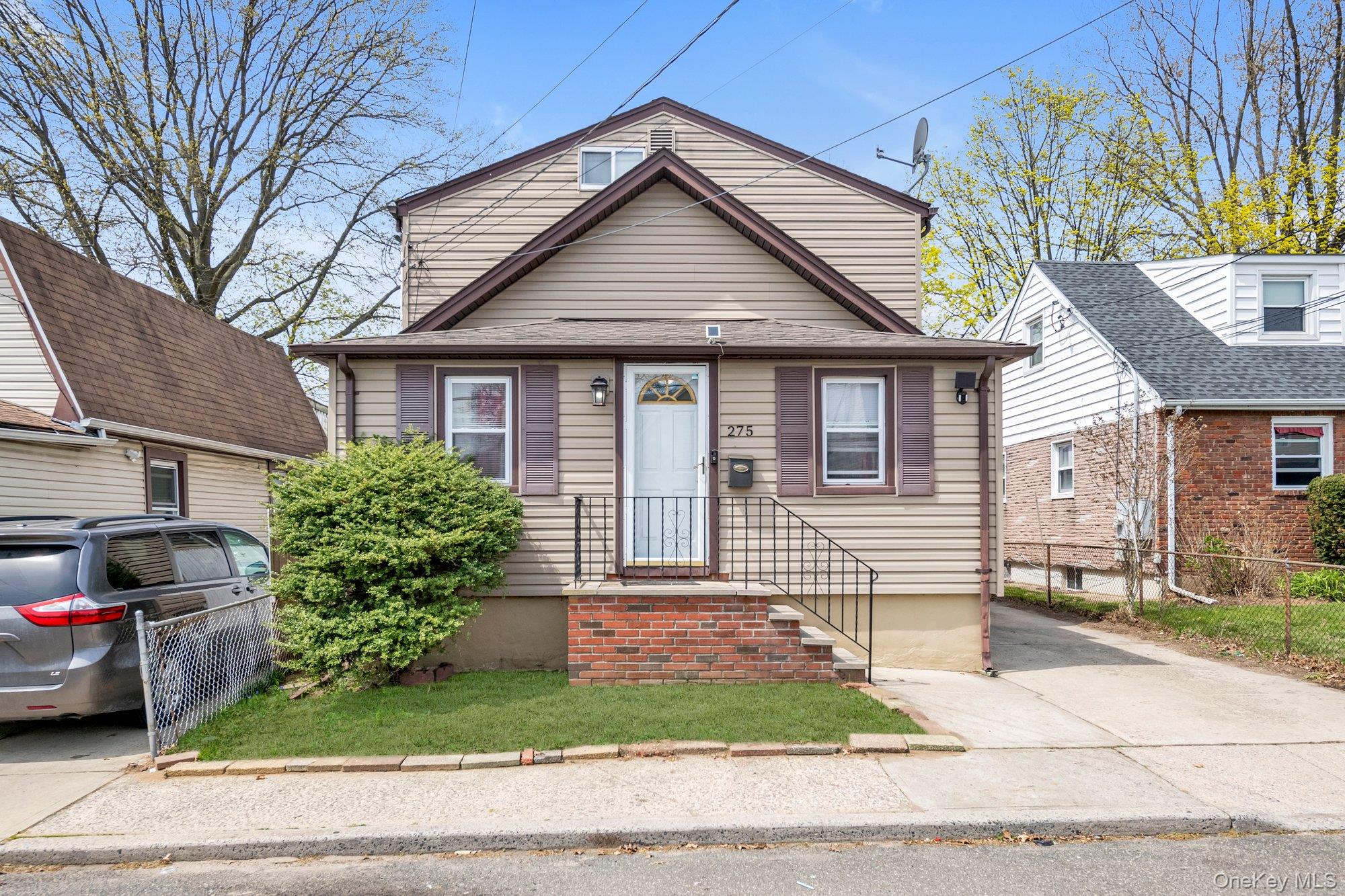 275 Waldorf Avenue, Elmont, NY 11003