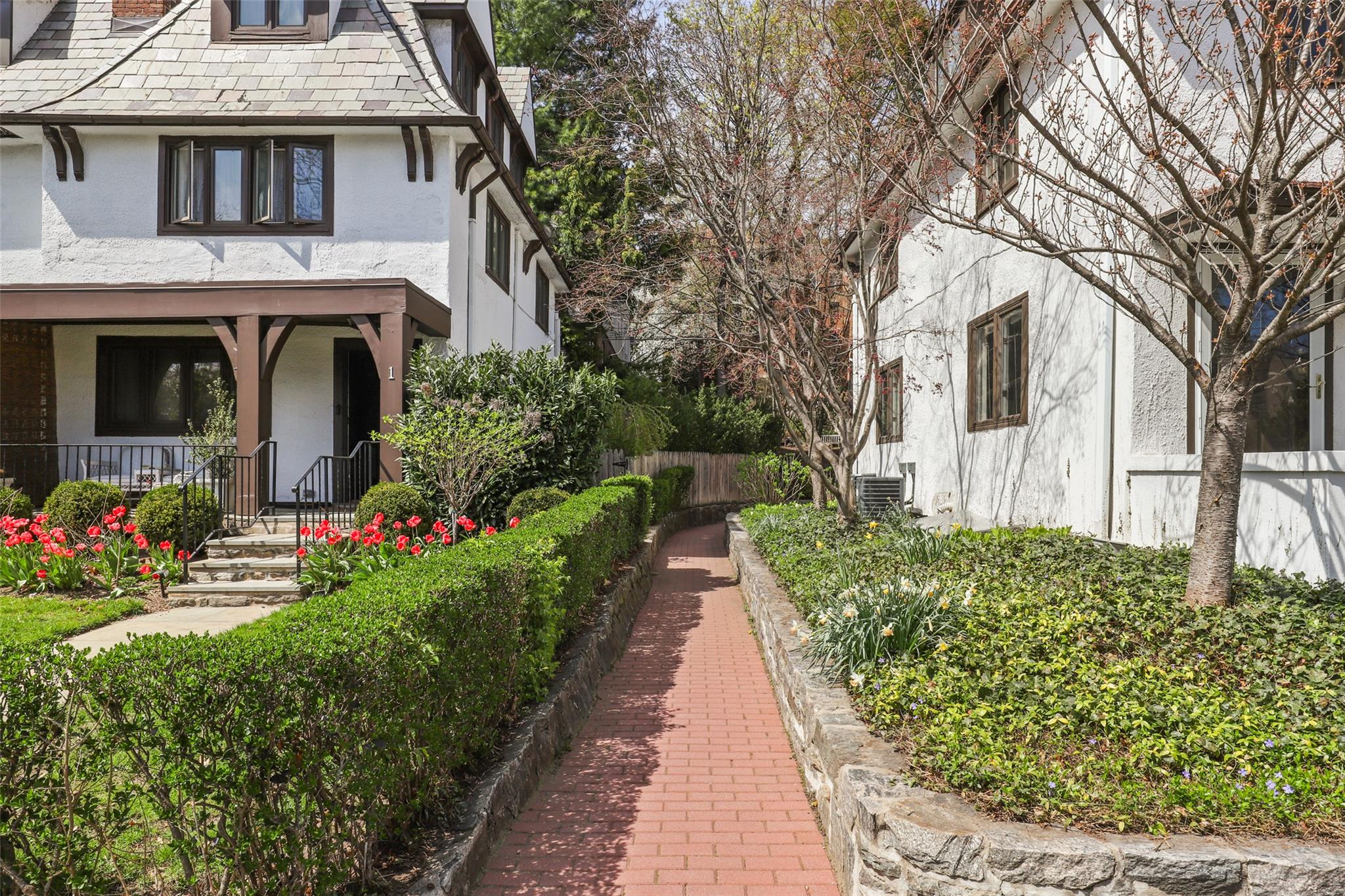3 Bolton Gardens, Bronxville, NY 10708
