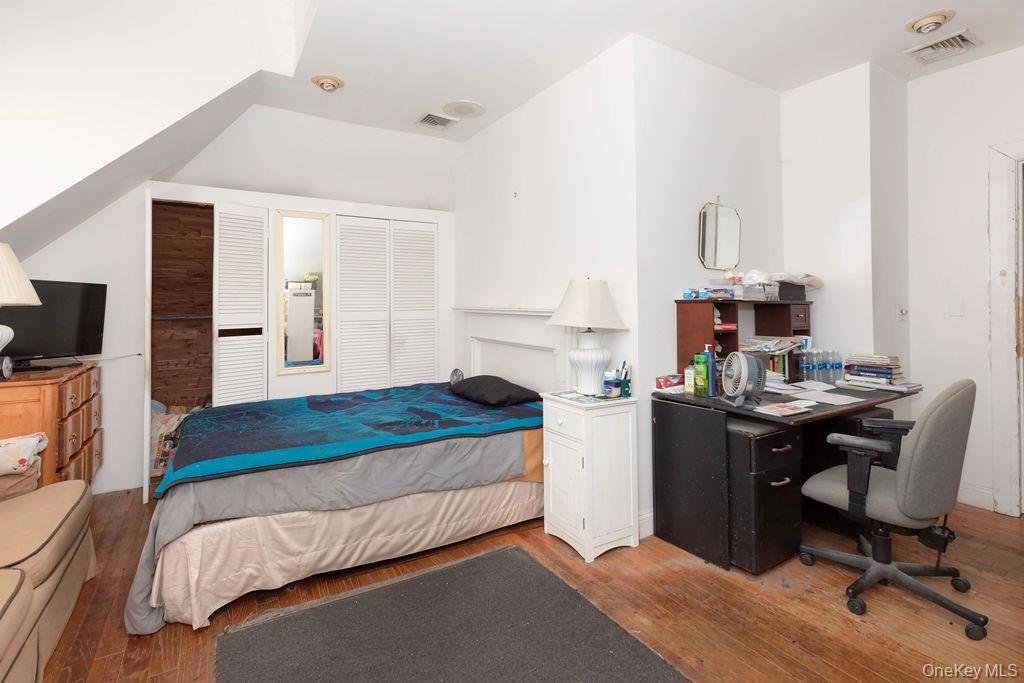 246 Weyman Avenue, New Rochelle, NY 10805