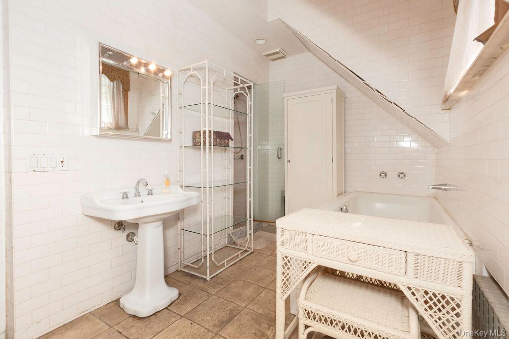 246 Weyman Avenue, New Rochelle, NY 10805