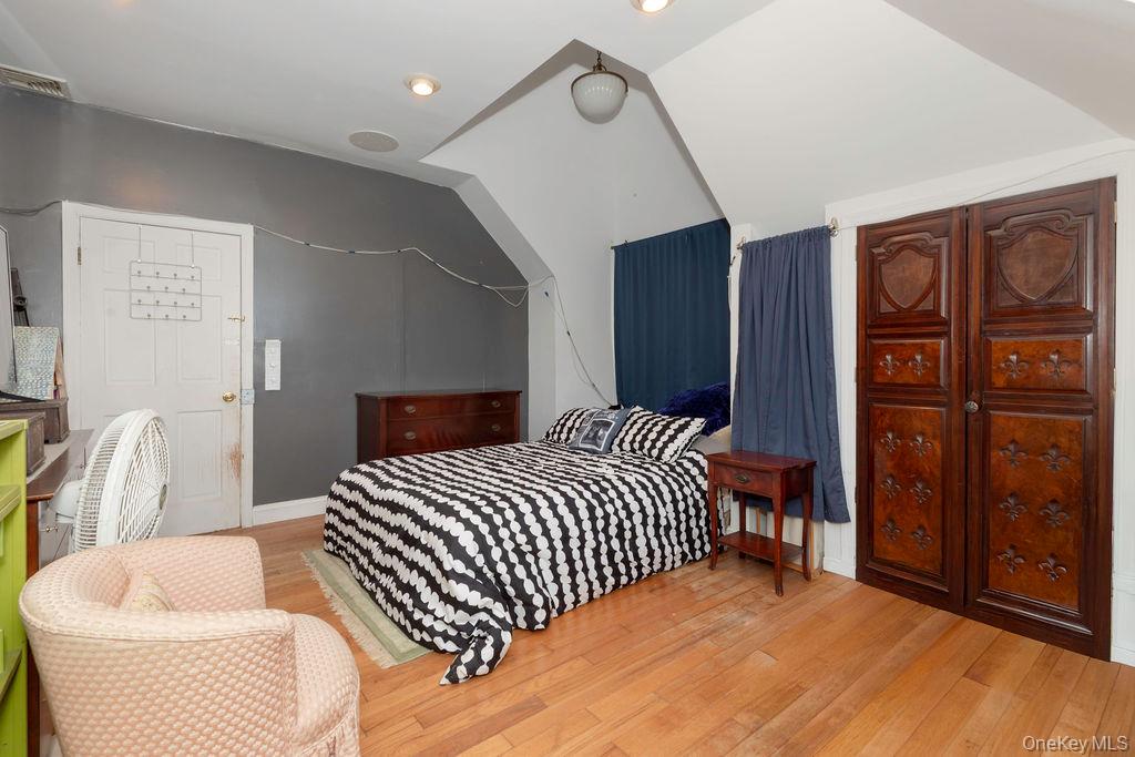 246 Weyman Avenue, New Rochelle, NY 10805