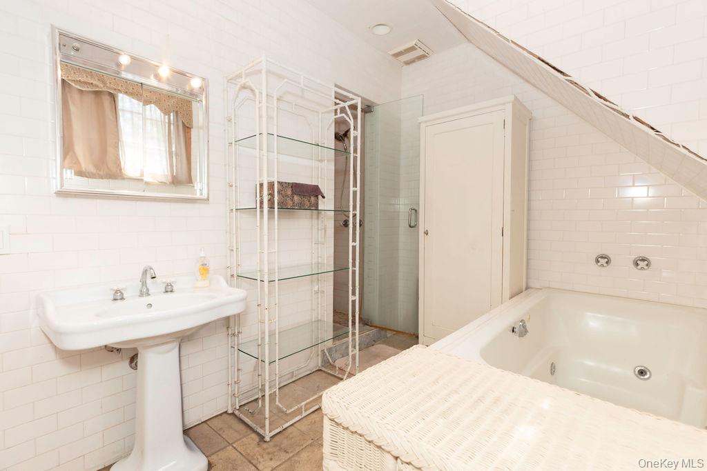 246 Weyman Avenue, New Rochelle, NY 10805