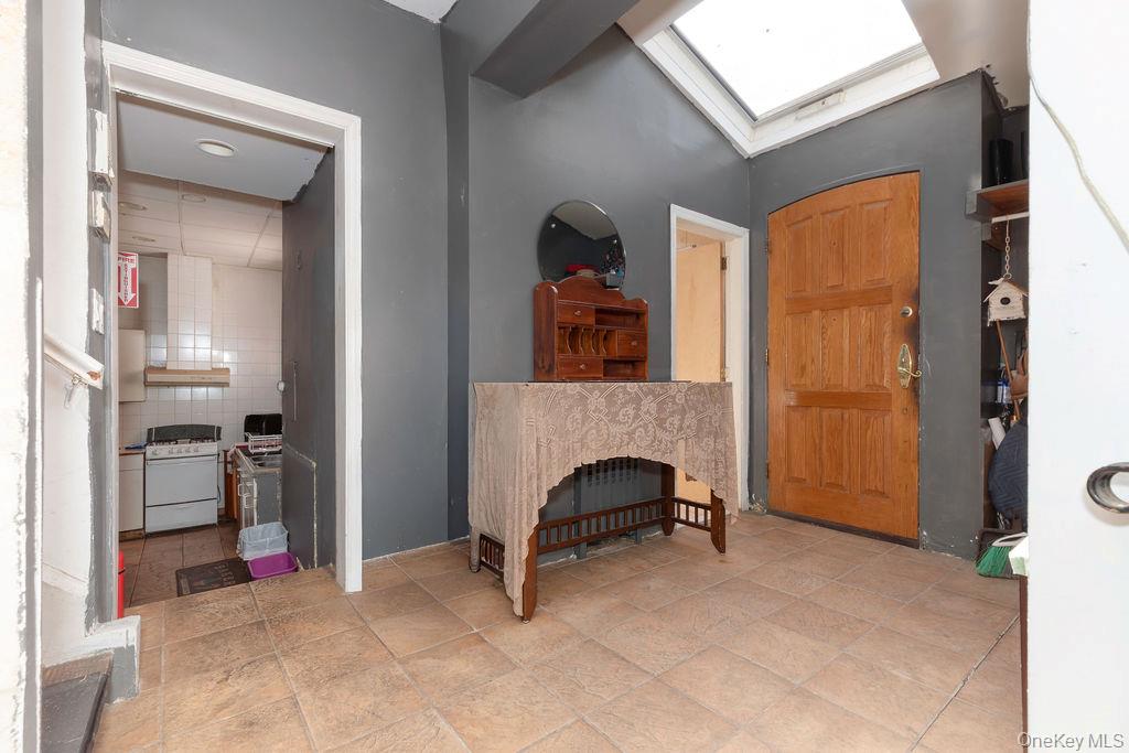 246 Weyman Avenue, New Rochelle, NY 10805