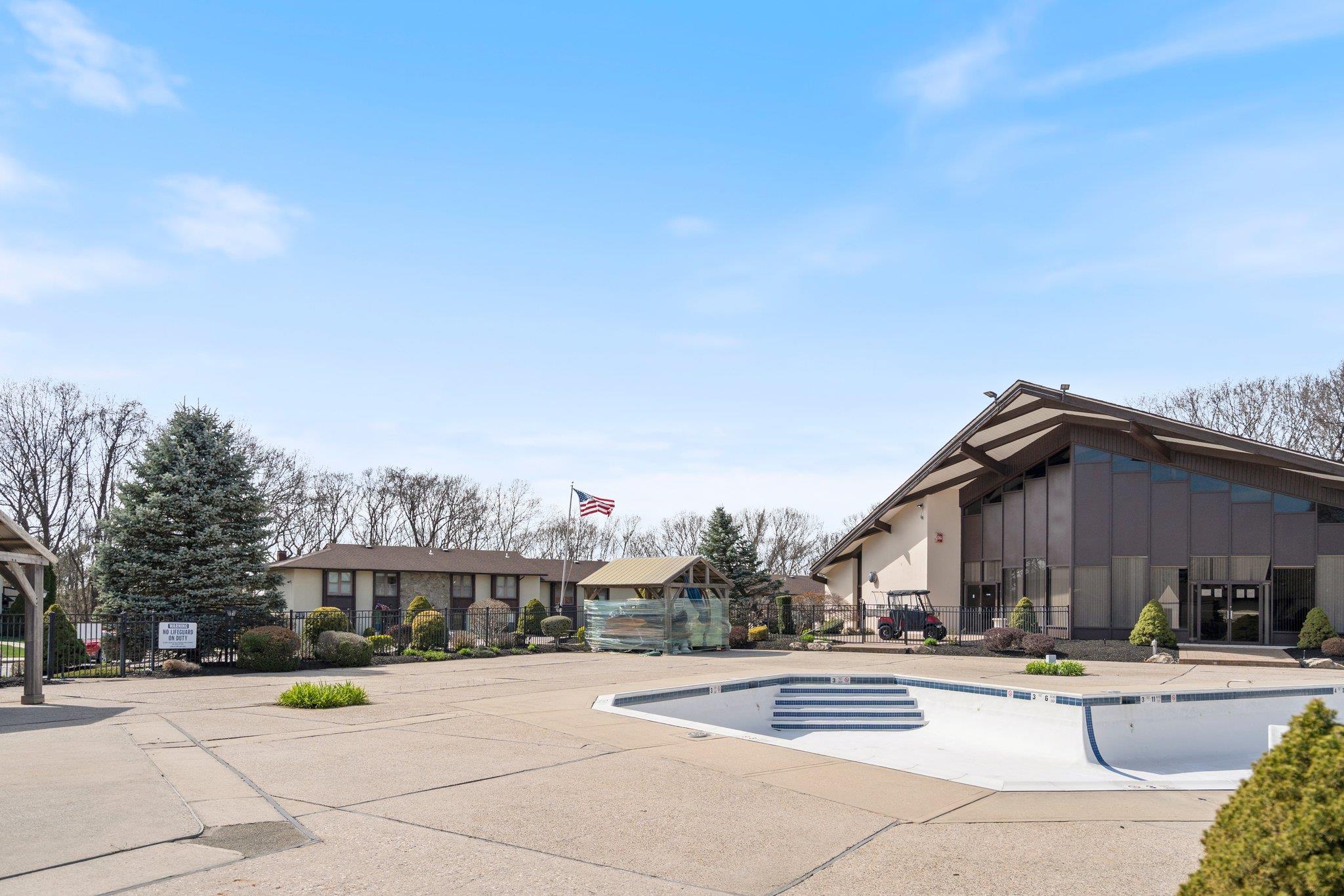 10 Sycamore Court # 10, Selden, NY 11784