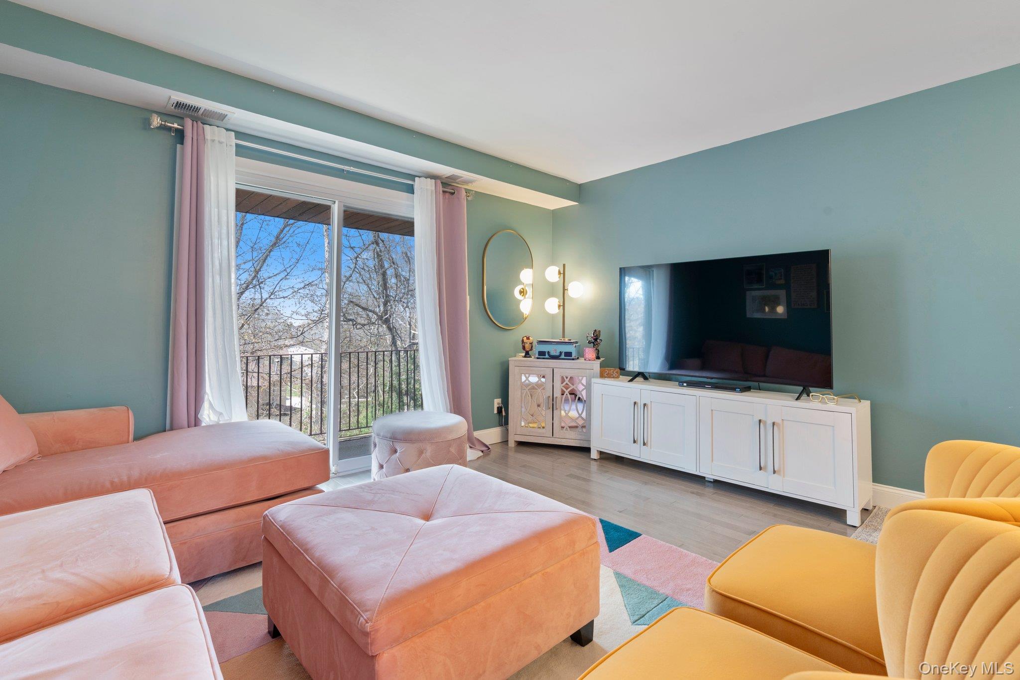 10 Sycamore Court # 10, Selden, NY 11784