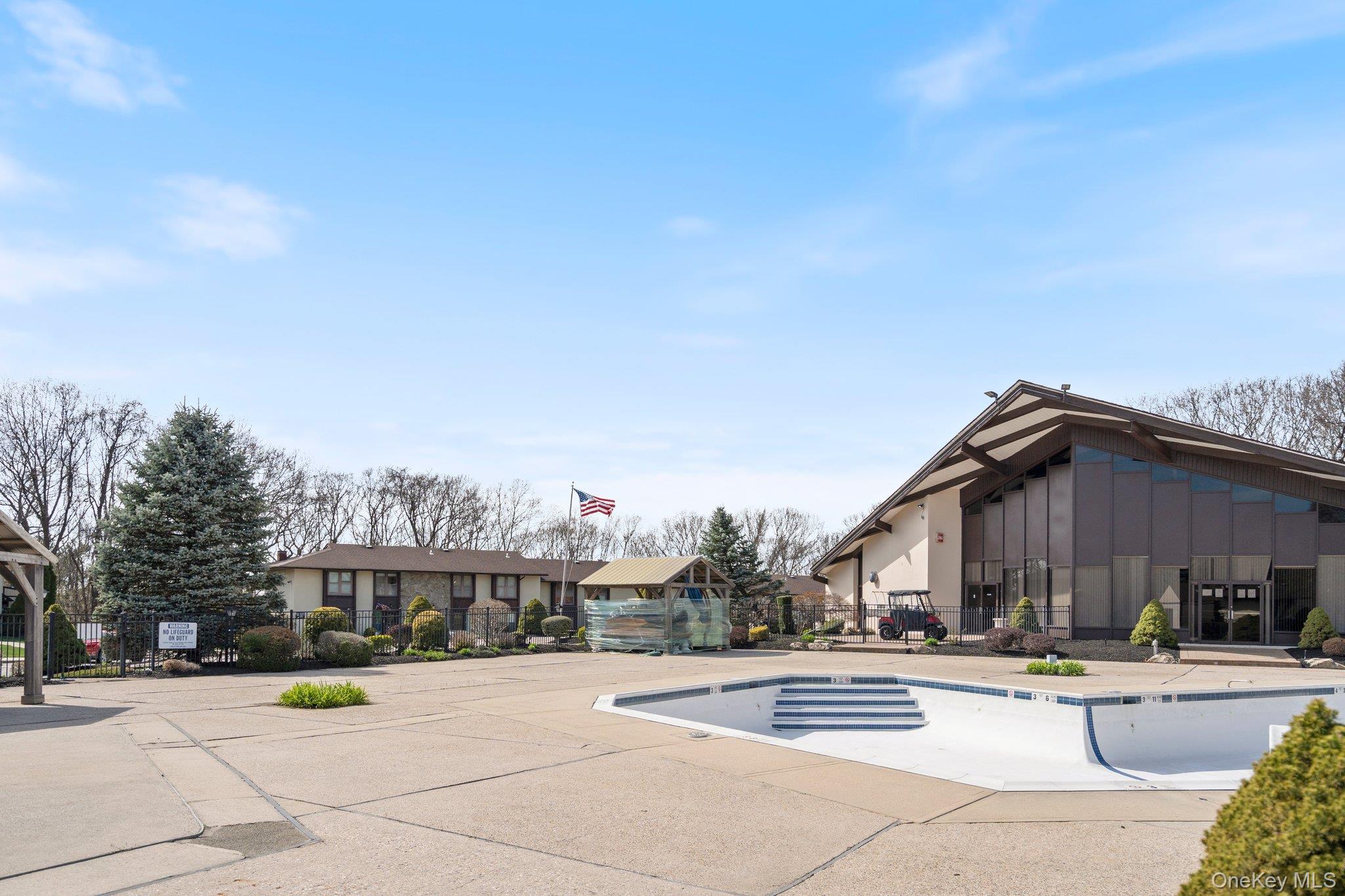 10 Sycamore Court # 10, Selden, NY 11784