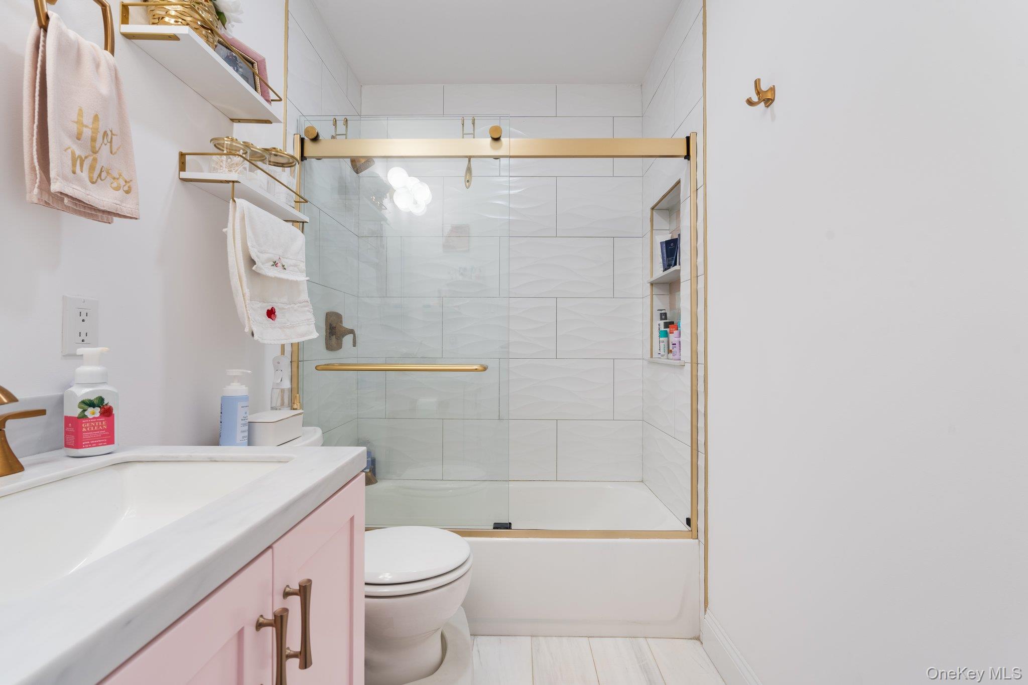 10 Sycamore Court # 10, Selden, NY 11784