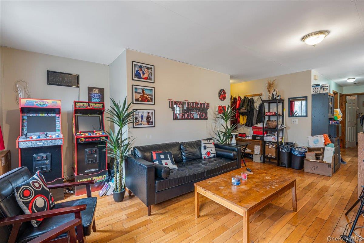 414 Franklin Avenue, Brooklyn, NY 11238