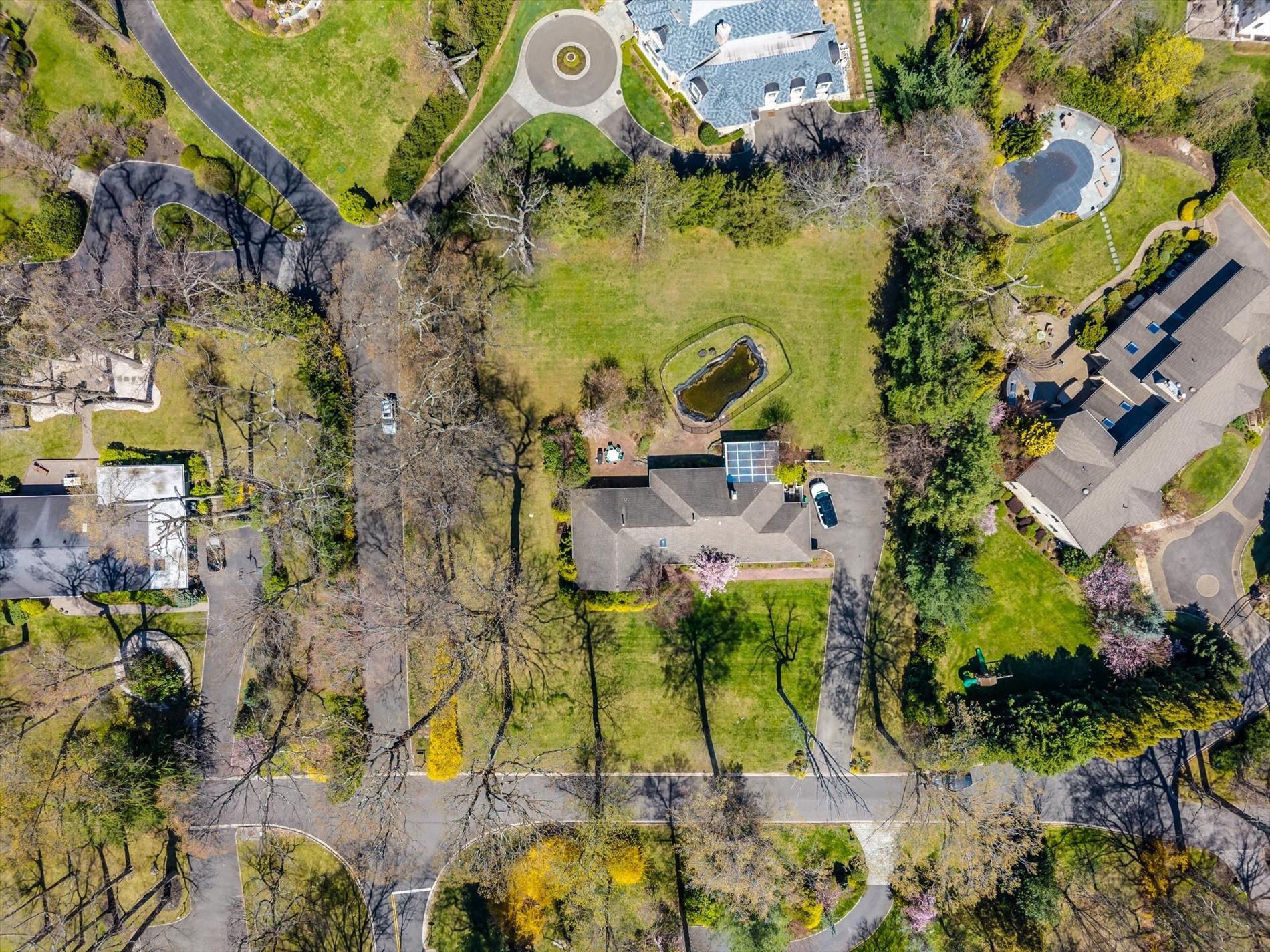 31 Cow Lane, Great Neck, NY 11024