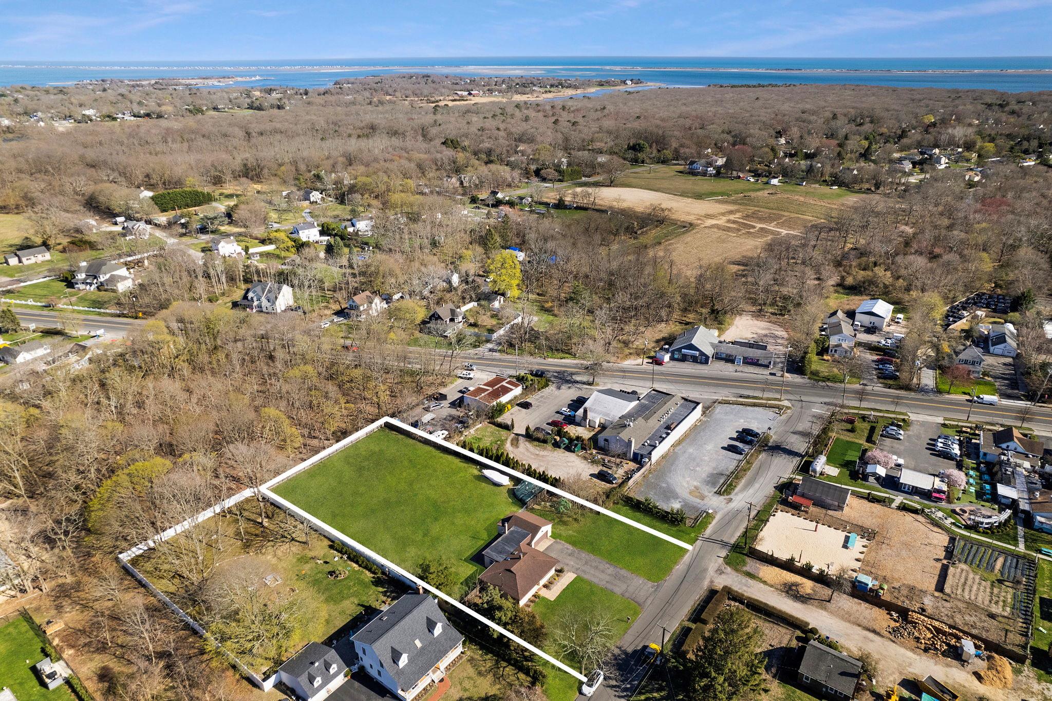 15 Reeves Road, Center Moriches, NY 11934