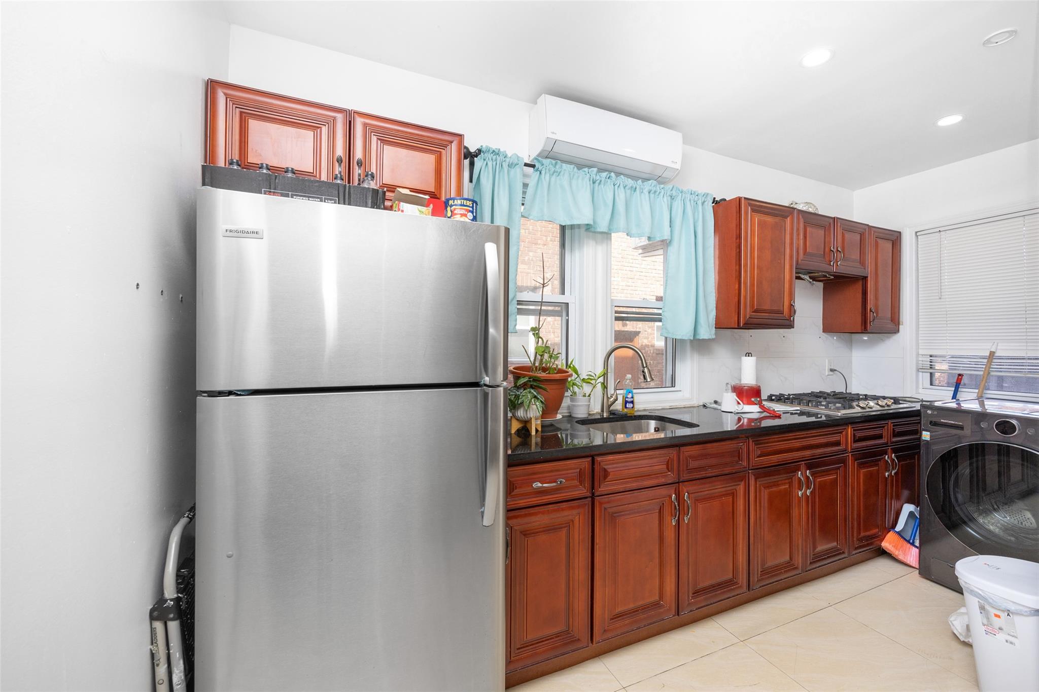 154-39 64 Avenue, Flushing, NY 11367