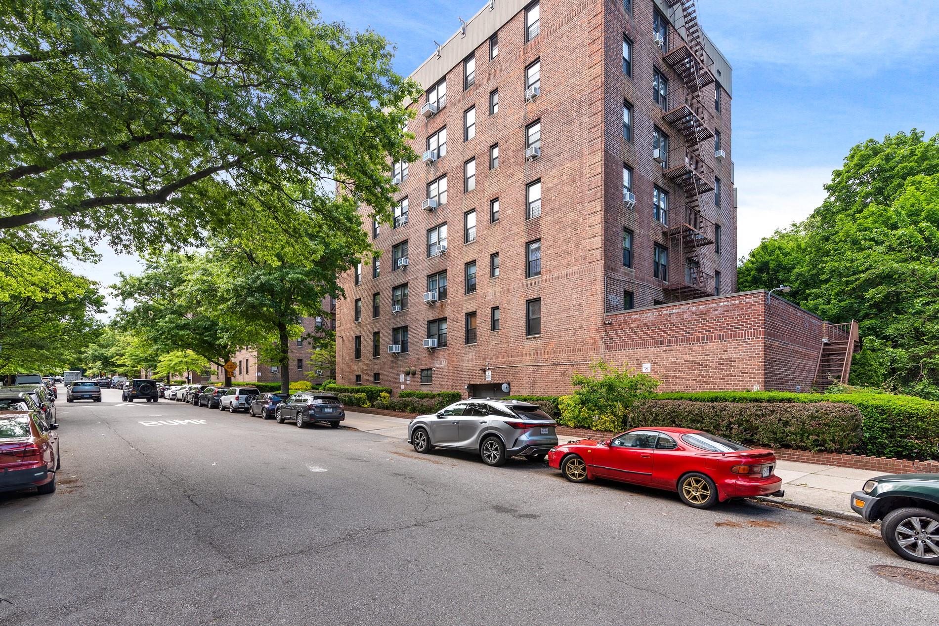 83-25 98 Street # 3T, Woodhaven, NY 11421