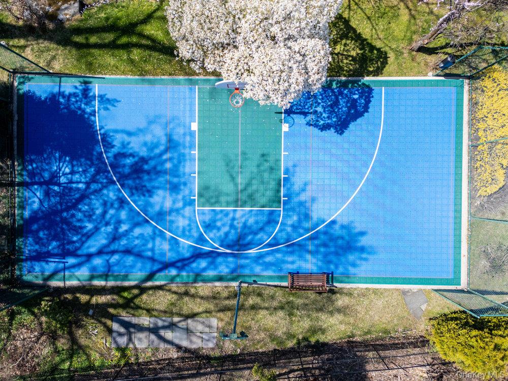 16 High Point Lane, Scarsdale, NY 10583