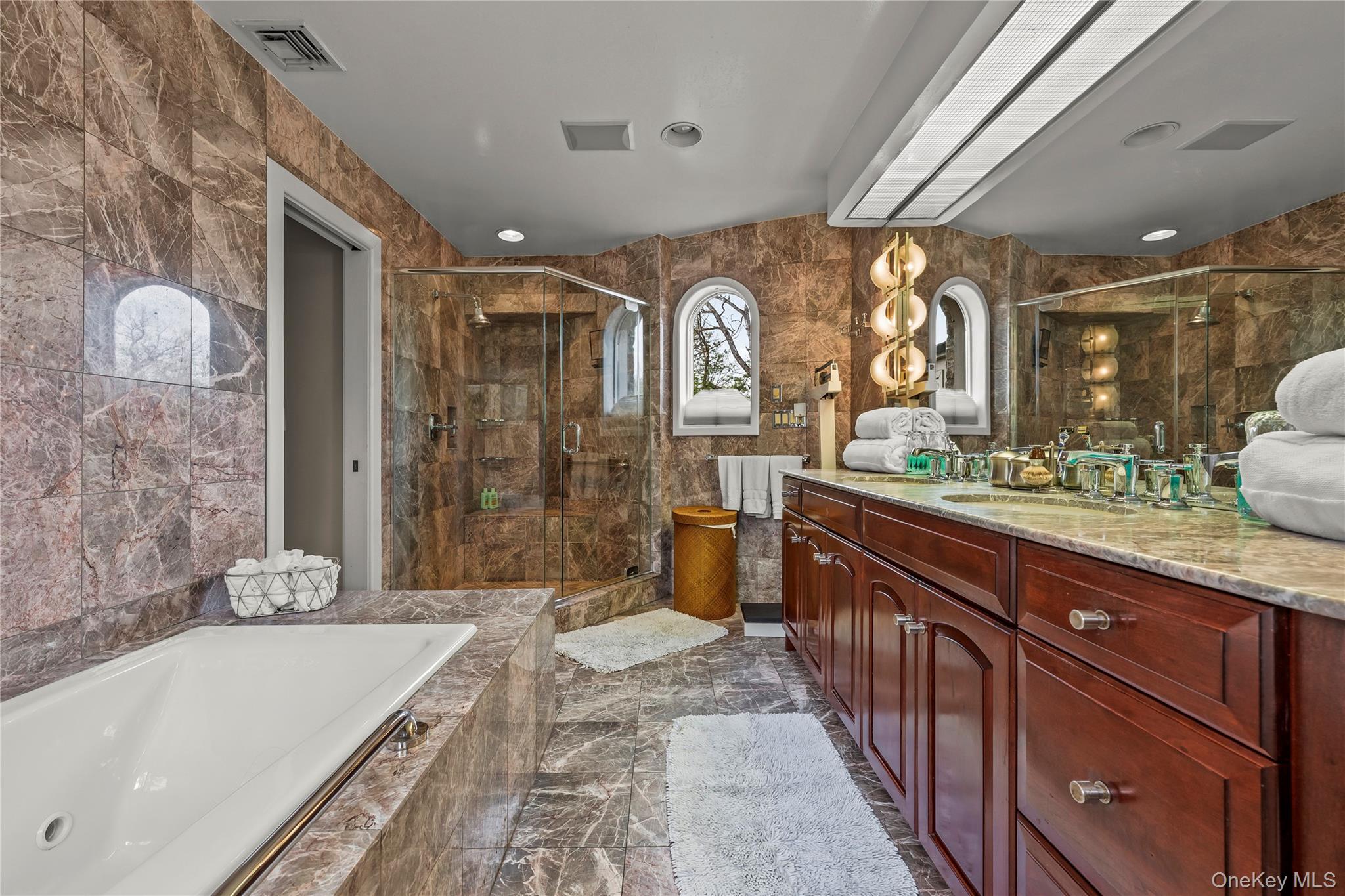 16 High Point Lane, Scarsdale, NY 10583