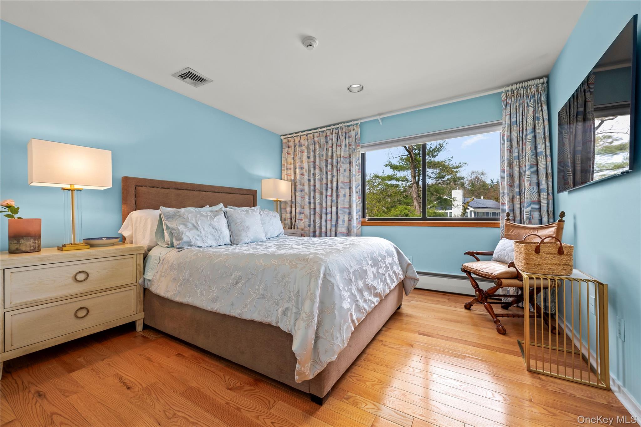 16 High Point Lane, Scarsdale, NY 10583