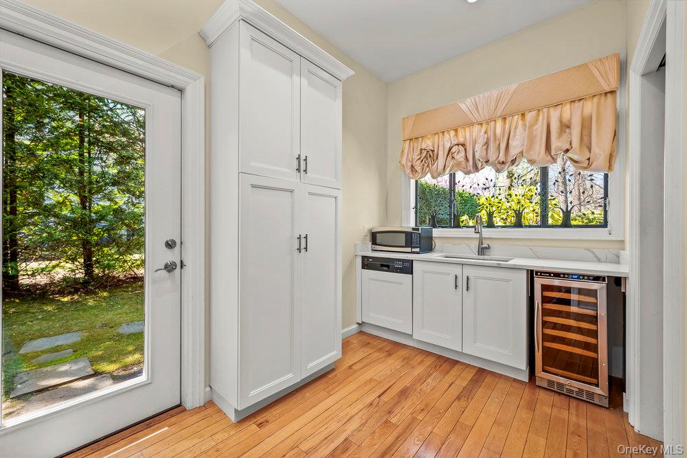 16 High Point Lane, Scarsdale, NY 10583