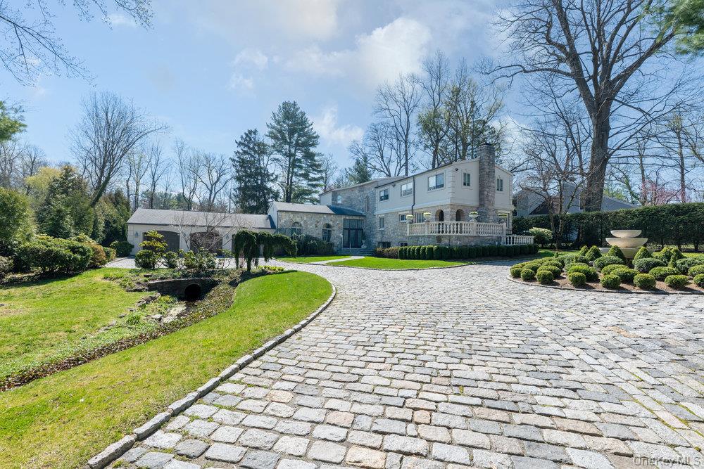 16 High Point Lane, Scarsdale, NY 10583