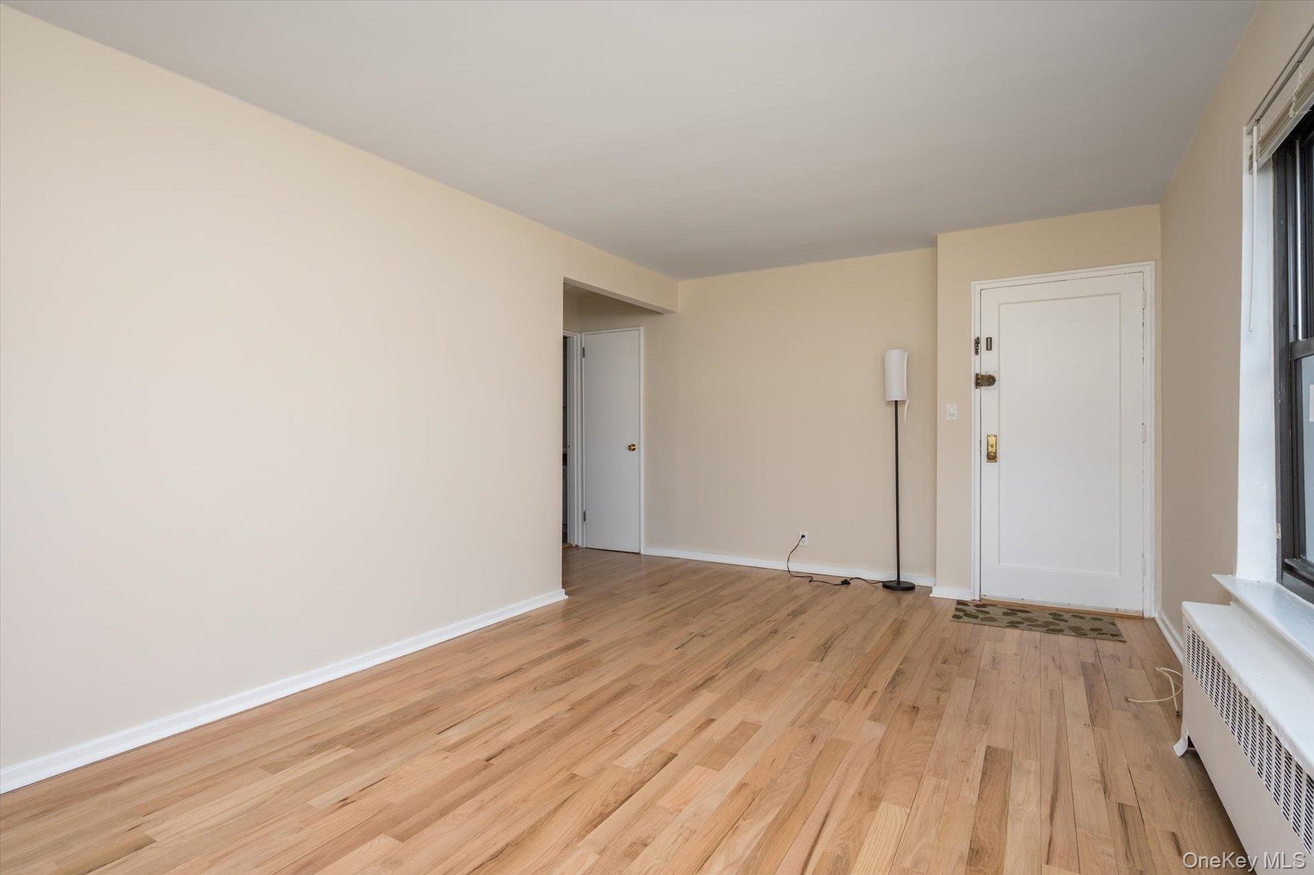 23 West Mill Drive # 9A, Great Neck, NY 11021