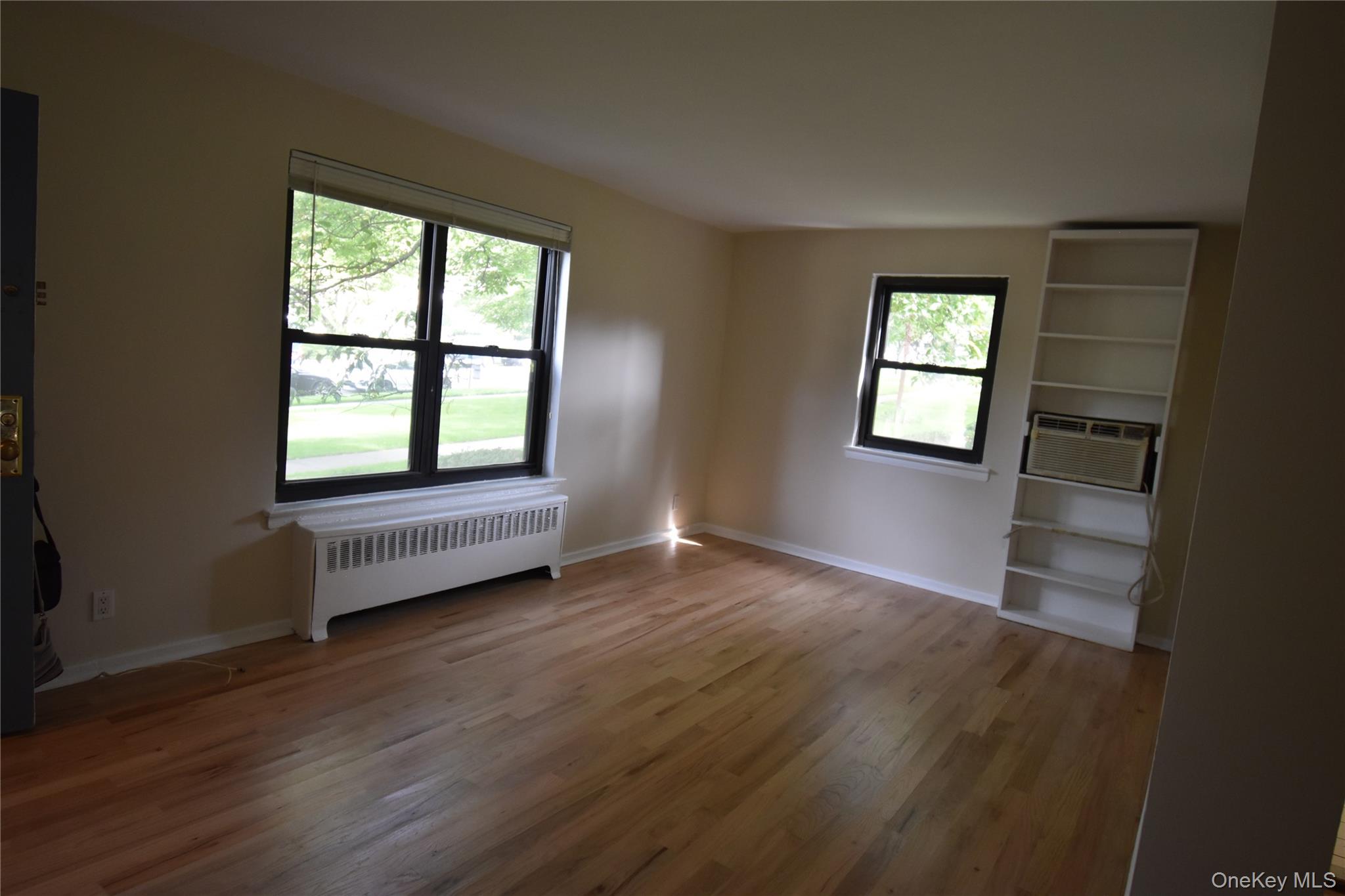 23 West Mill Drive # 9A, Great Neck, NY 11021