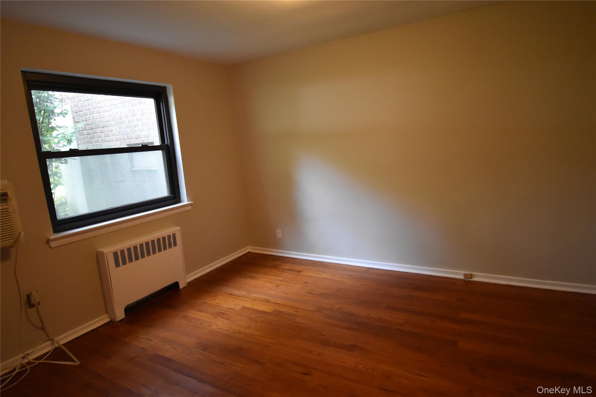 23 West Mill Drive # 9A, Great Neck, NY 11021