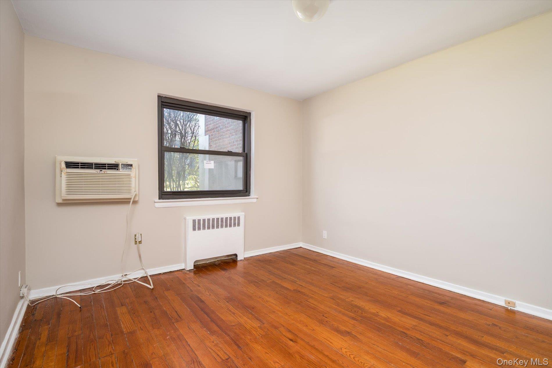 23 West Mill Drive # 9A, Great Neck, NY 11021