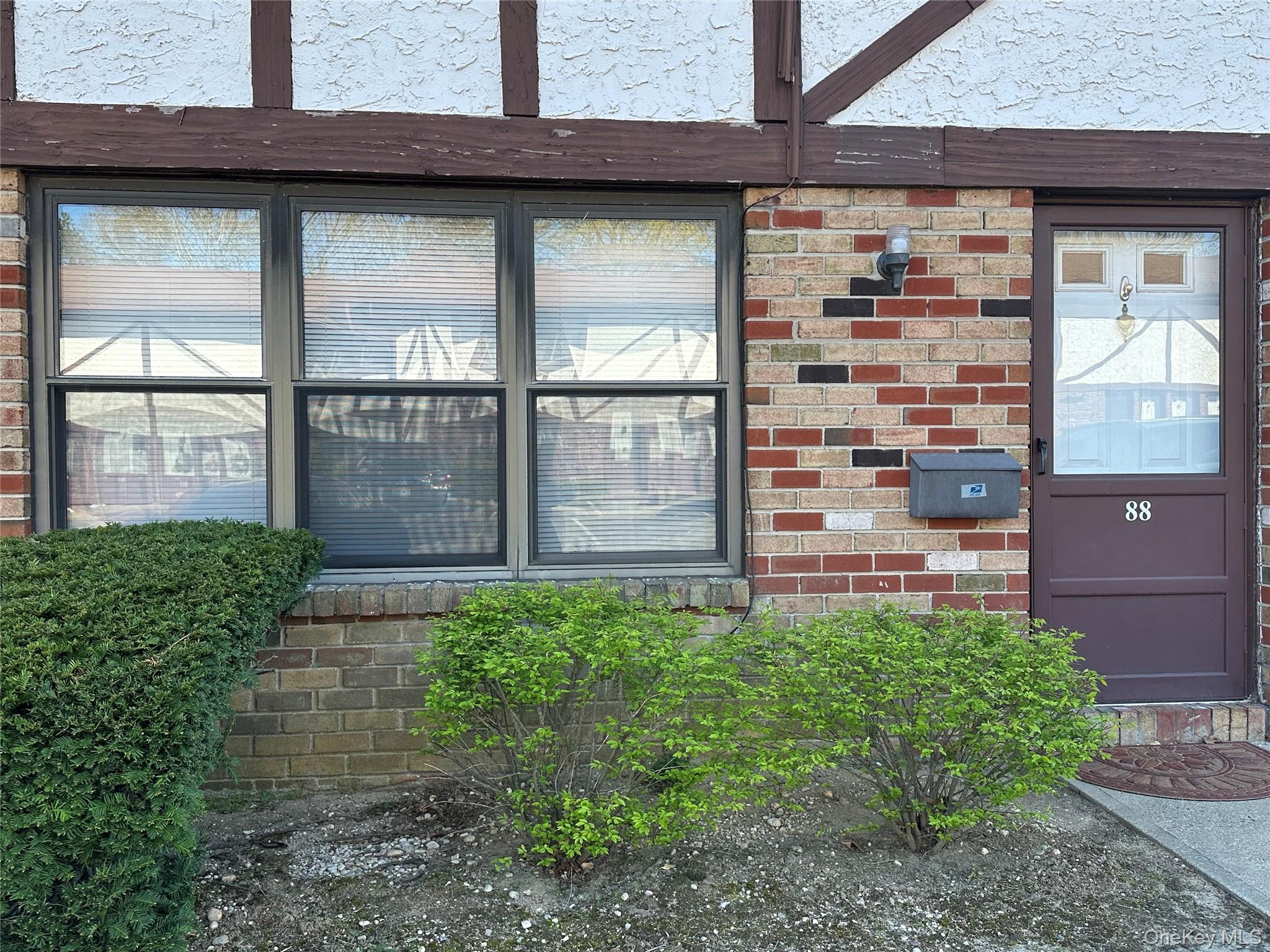 88 Bailey Court # 88, Middle Island, NY 11953