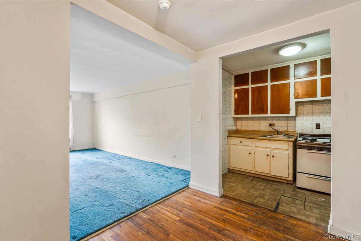 84-20 51st Avenue # 5C, Elmhurst, NY 11373