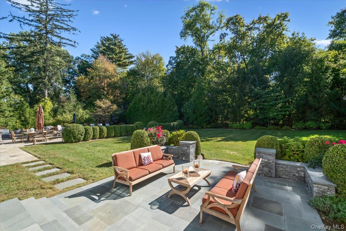 96 Brookby Road, Scarsdale, NY 10583