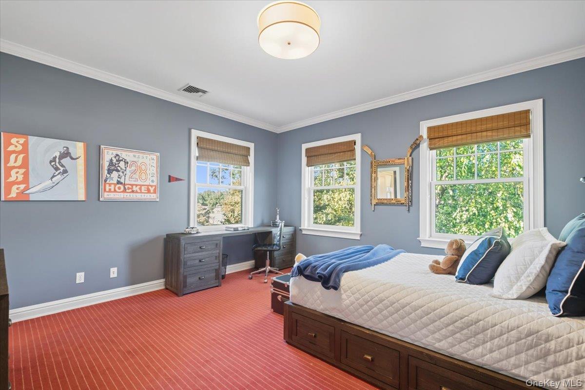 96 Brookby Road, Scarsdale, NY 10583