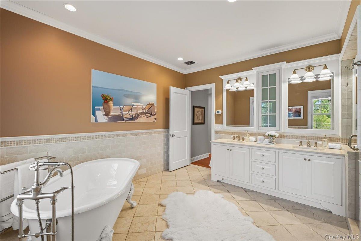 96 Brookby Road, Scarsdale, NY 10583